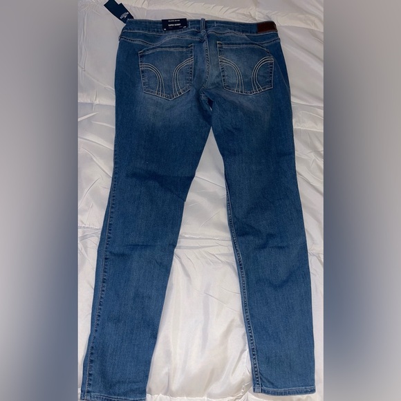 Hollister Low Rise Super Skinny Jeans - Picture 4 of 4